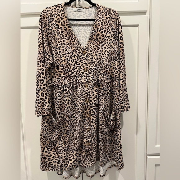 Vintage Dresses & Skirts - Women’s Leopard Stretchy Knit Dress. Long sleeve. Size Large.